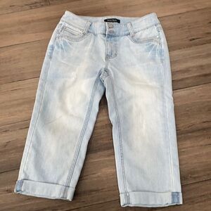 5 for $25 White House Black Market pedal pushers‎ denim rolled hem light wash
